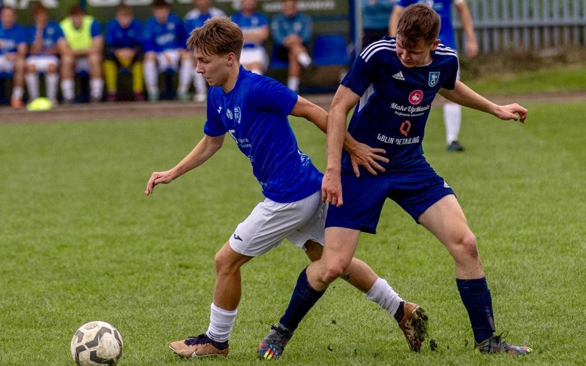 Dwie różne połowy meczu w Oświęcimiu – FOTO, FILM