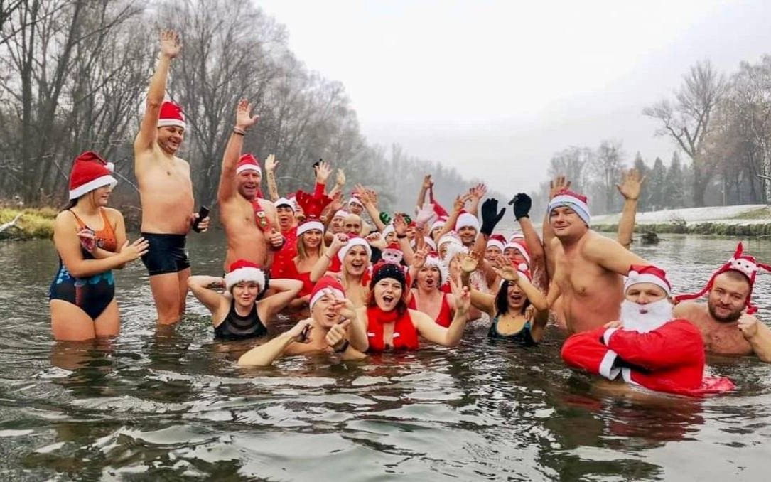 Morsowanie z uśmiechem – Oświęcimskie Morsy na rzecz dzieci