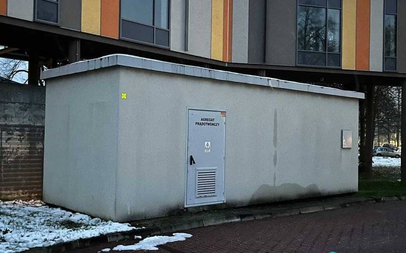 Szpital po pożarze stacji trafo zabezpieczają agregaty prądotwórcze – FILM