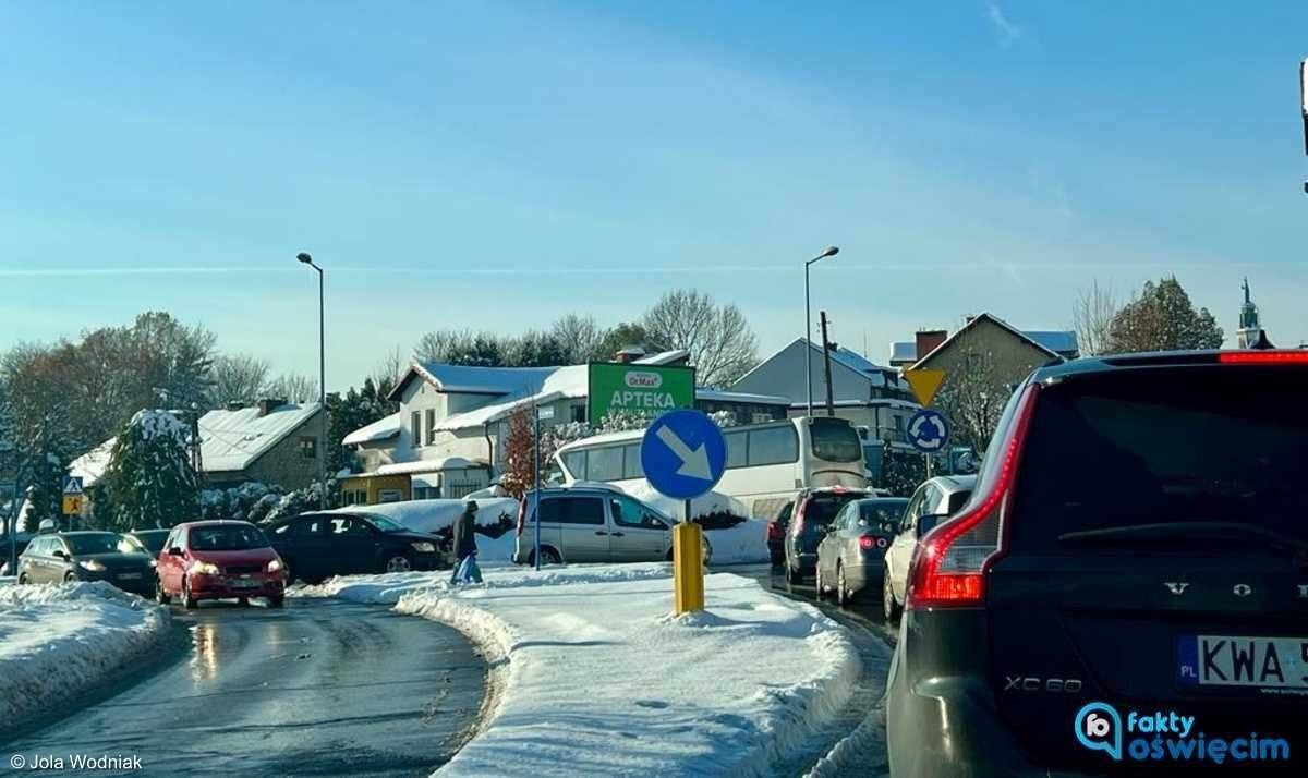 Oświęcim stanął w korkach. Przyczyną było odśnieżanie
