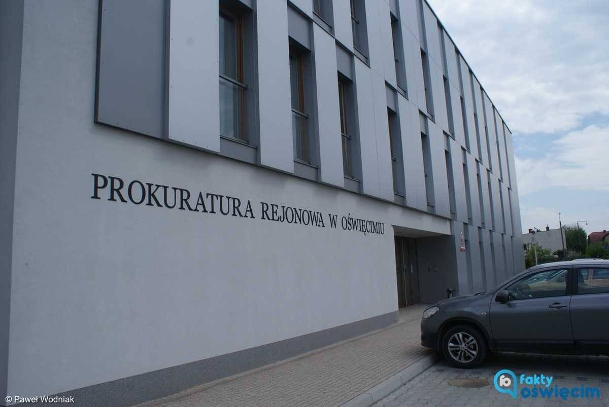 Złamał zakaz zbliżania się do żony. Teraz ogląda świat w kratkę