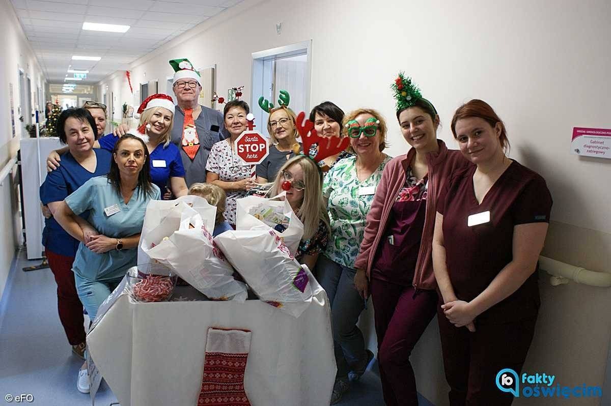 Mikołaj u noworodków i ich mam w oświęcimskim szpitalu – FOTO