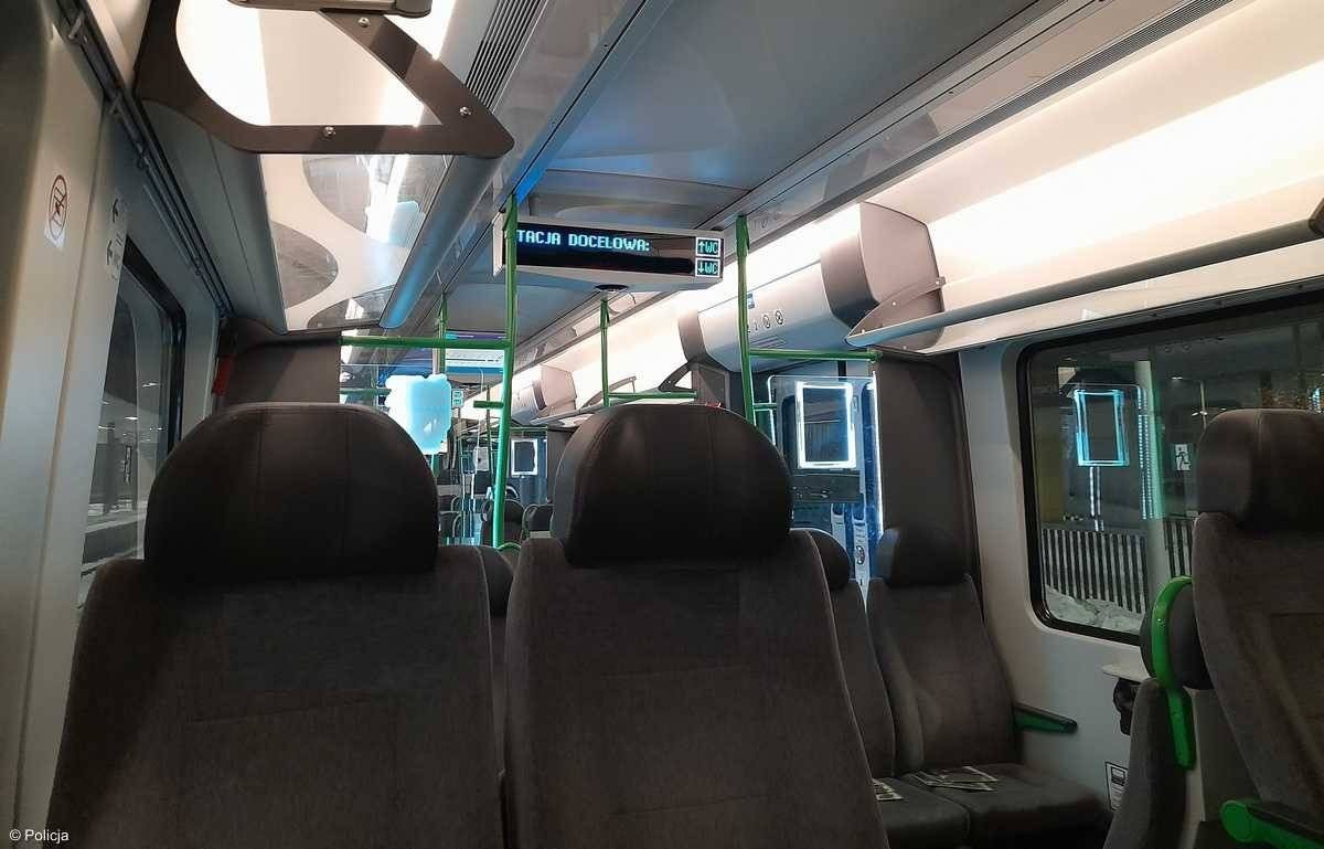 Zasnął w pociągu. Zmęczyły go alkohol i narkotyki