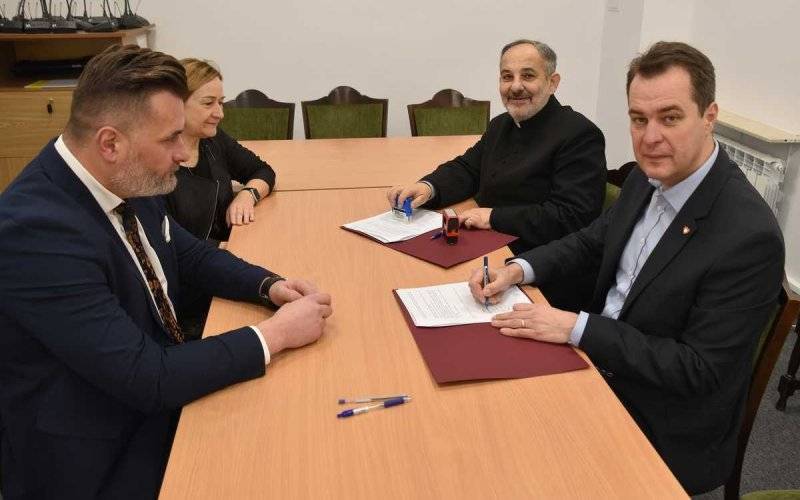 Powiat wsparł zakup autobusu dla osób z niepełnosprawnościami