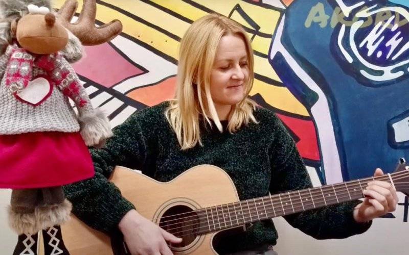 Świąteczna melodia: MDK z nauką kolęd – FILMY