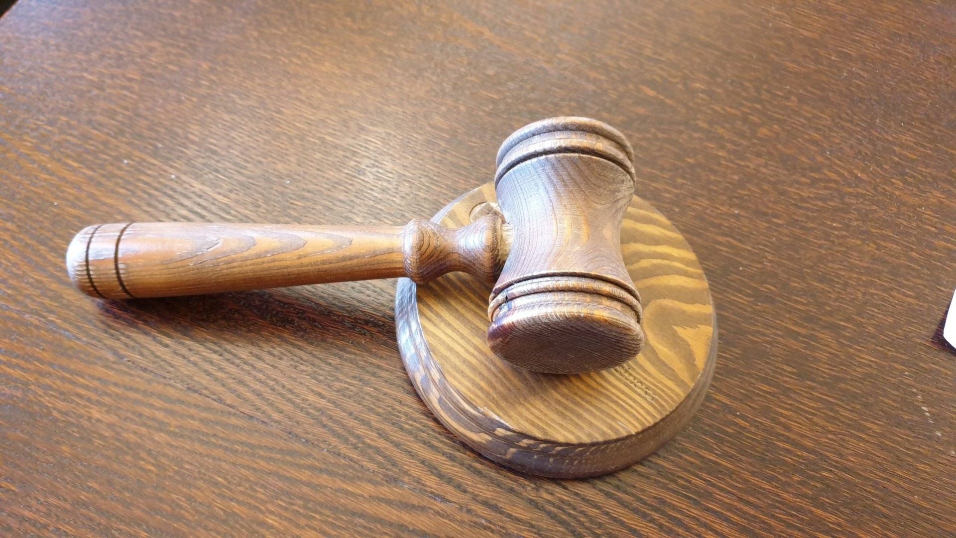 Proces Norwega, który zamordował matkę swojej córki