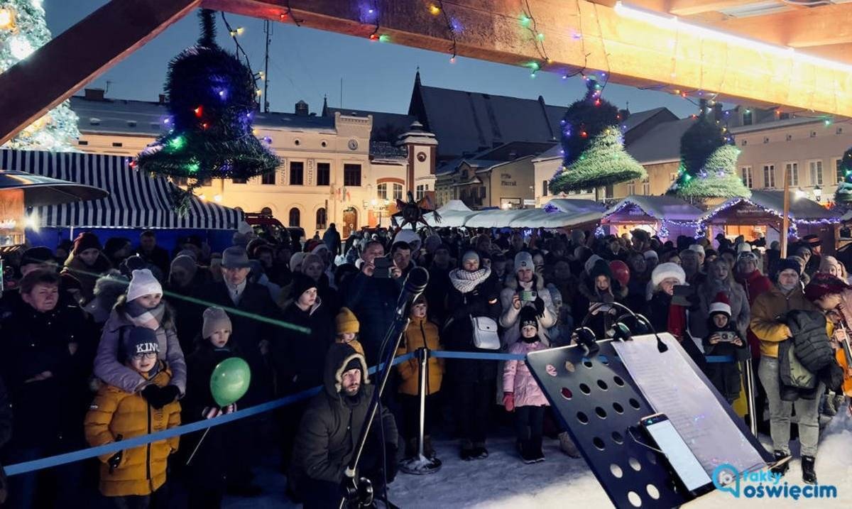 Wigilia Oświęcimska: Świąteczne spotkanie na rynku