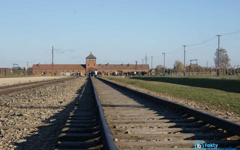 Muzeum Auschwitz o słowach Pietrzaka: Moralne i intelektualne zepsucie