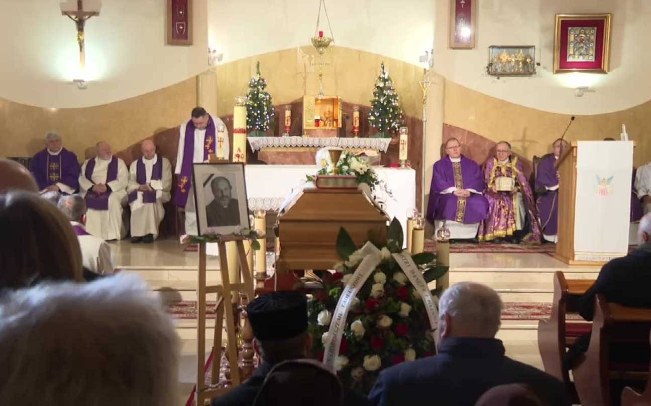 Ksiądz Tadeusz Isakowicz-Zaleski spoczął na cmentarzu w Rudawie – FILM
