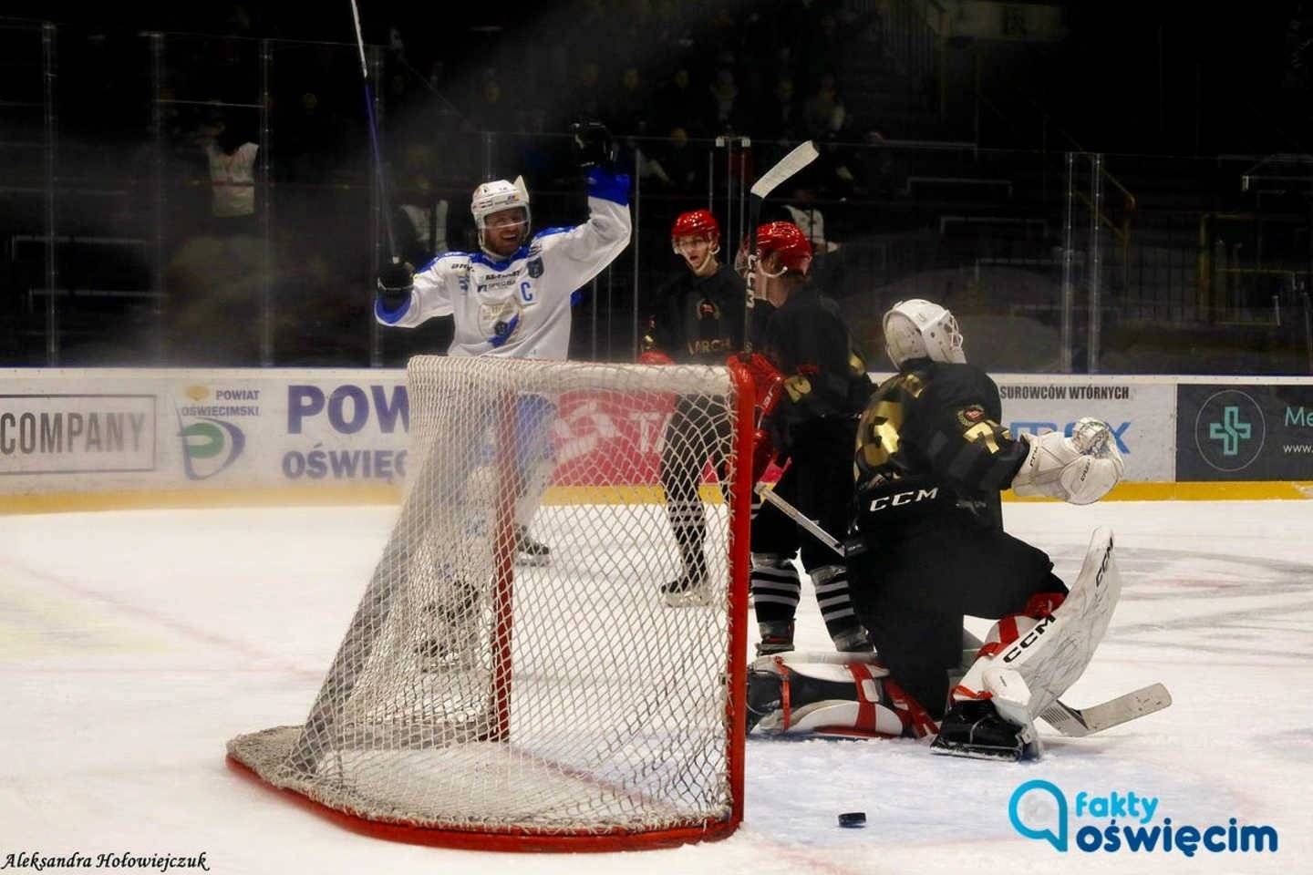 Hokej, jak słynny brunet wieczorową porą 