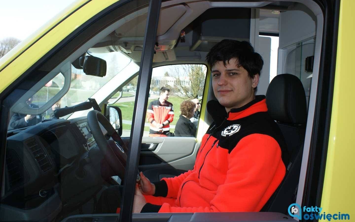 Kolejna nowa karetka dla oświęcimskiego szpitala – FILM, FOTO