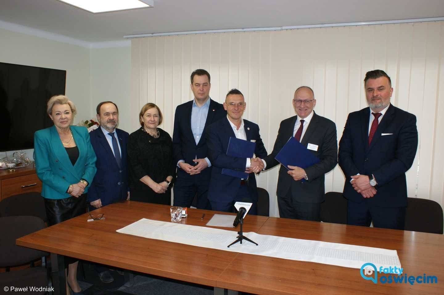 Kontrole rozruszników bez drenażu kieszeni pacjenta – FILM