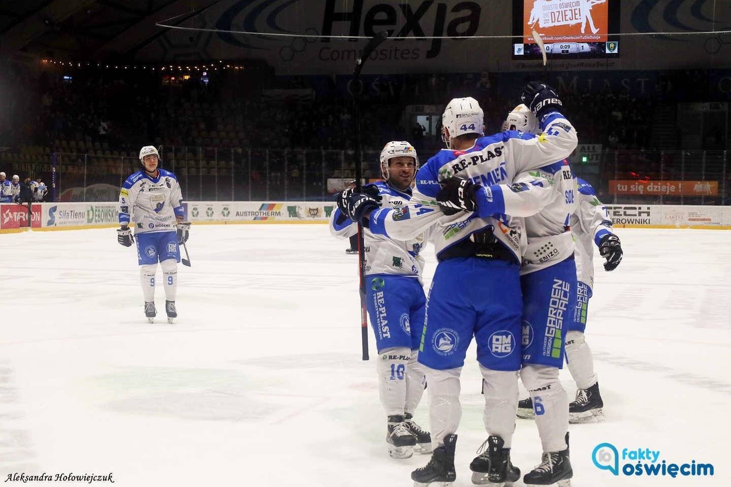 Biało-niebiescy przegrali w dogrywce