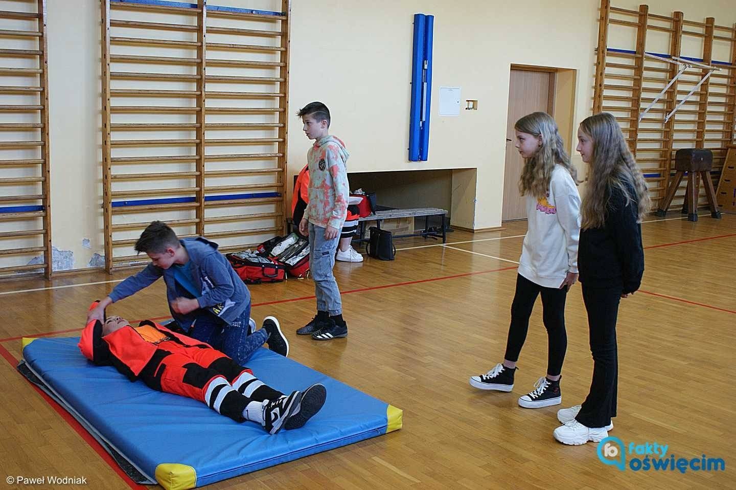 Poręba Wielka i Przeciszów przodują w przepisach drogowych – FILM, FOTO