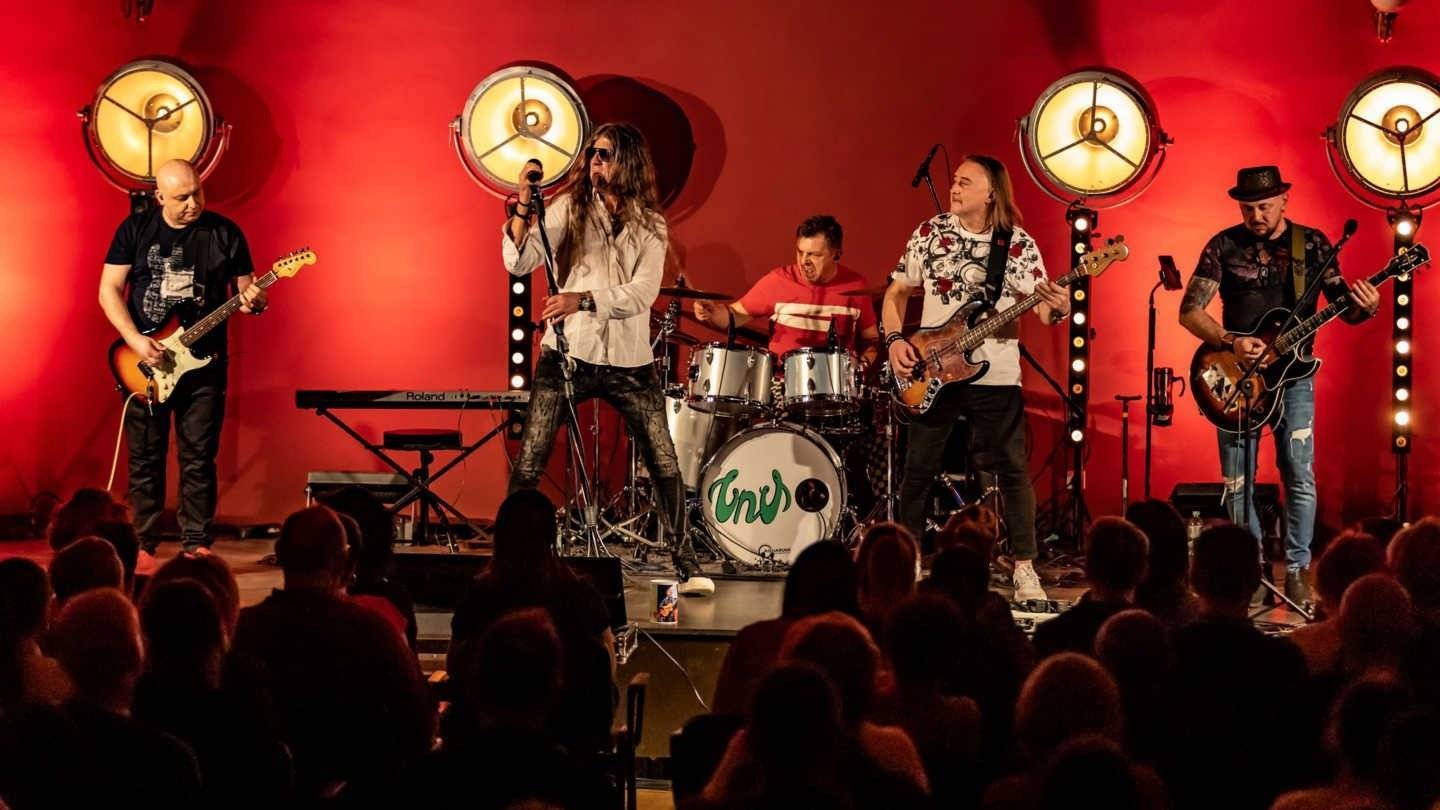 UNU Tribute to Perfect na scenie w Porębie Wielkiej