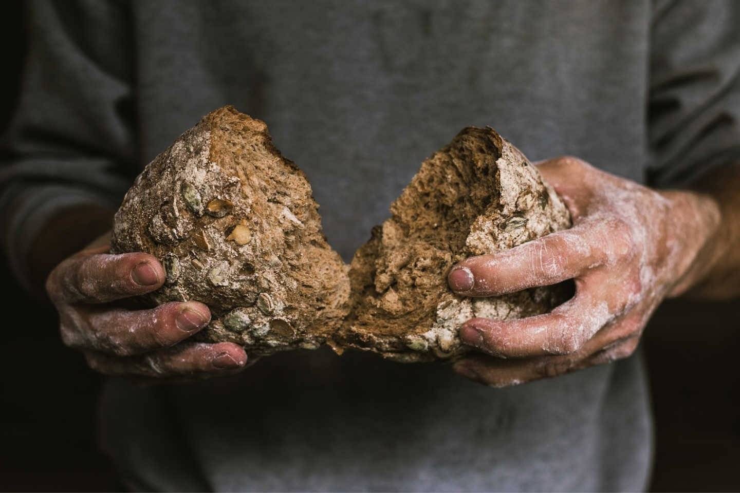 Chlebobranie: 190 bochenków chleba dla osób potrzebujących