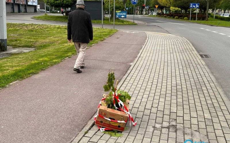 Zapadnięty chodnik i uszkodzony hydrant – INTERWENCJA (FOTO)