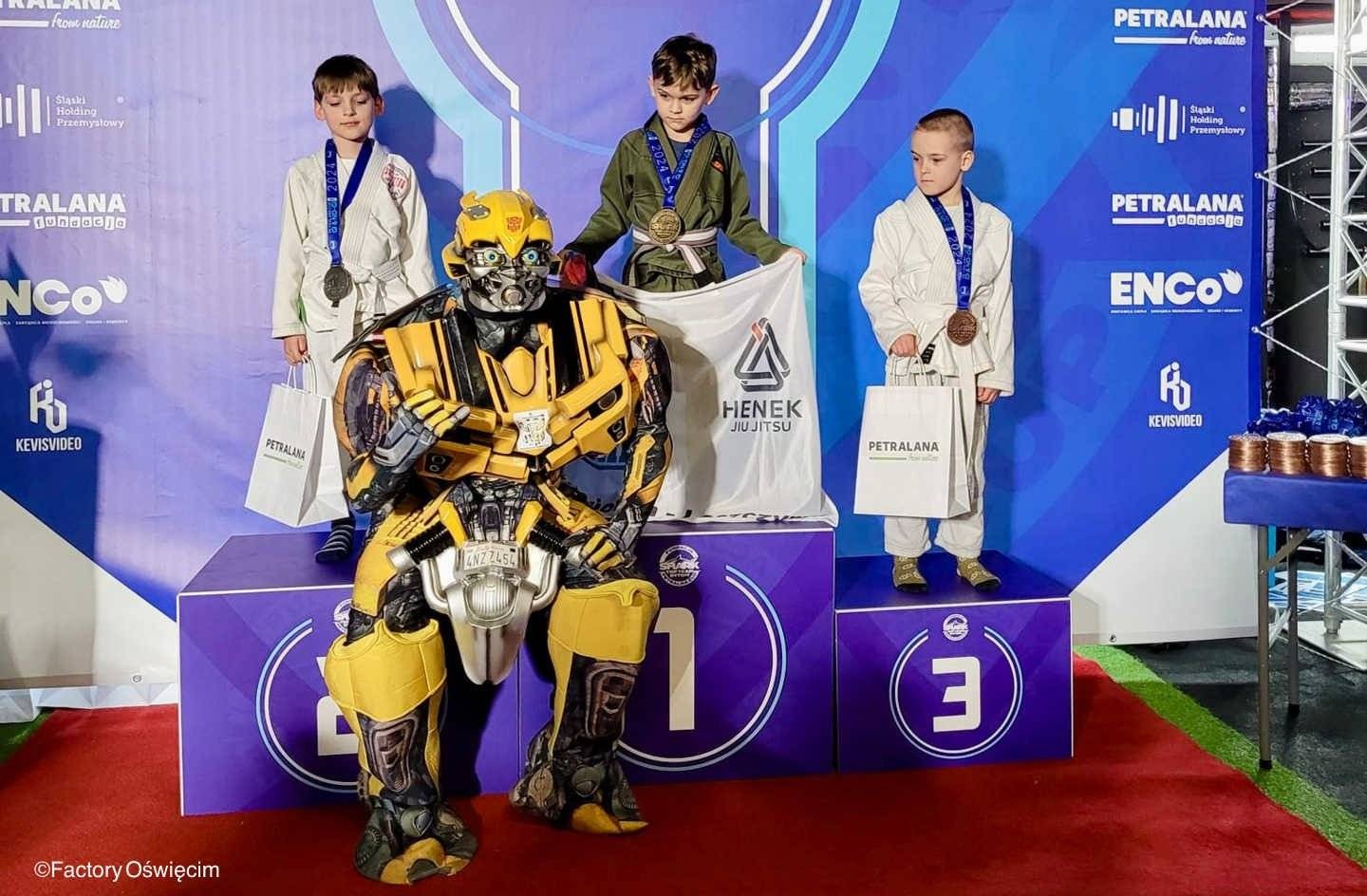 Cztery krążki młodych oświęcimian z Factory – FOTO