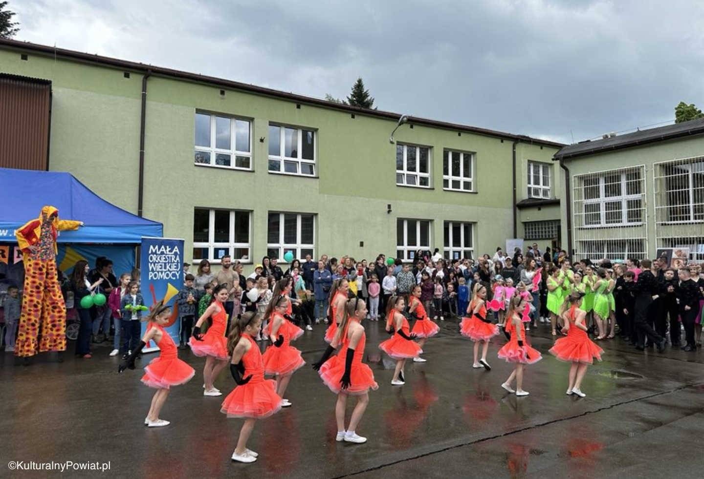 Kapryśna pogoda nie popsuła pikniku dla Nikoli – FILM, FOTO