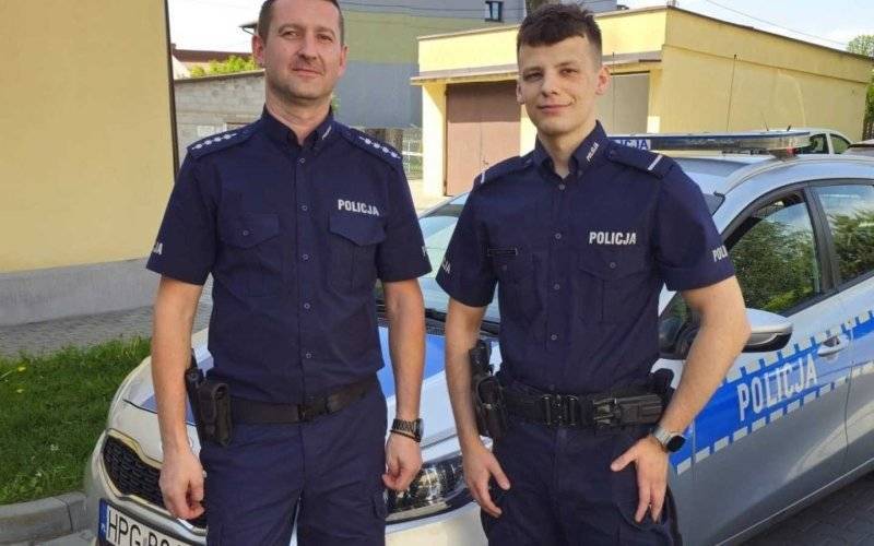 Kobieta stała na parapecie. Uratowali ją policjanci
