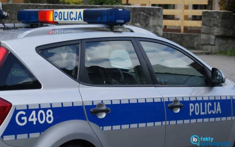 Pijany kierowca chciał uniknąć kontroli. Rozbił dwa samochody