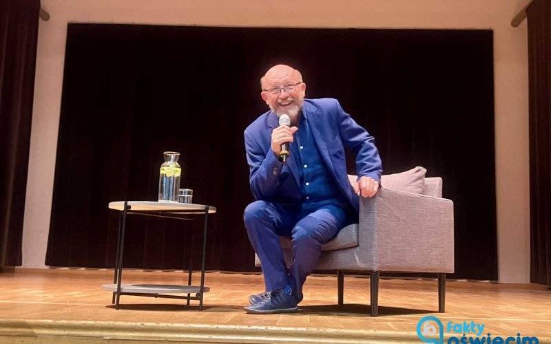 Dwie godziny śmiechu i wzruszeń z Arturem Barcisiem – FILM, FOTO