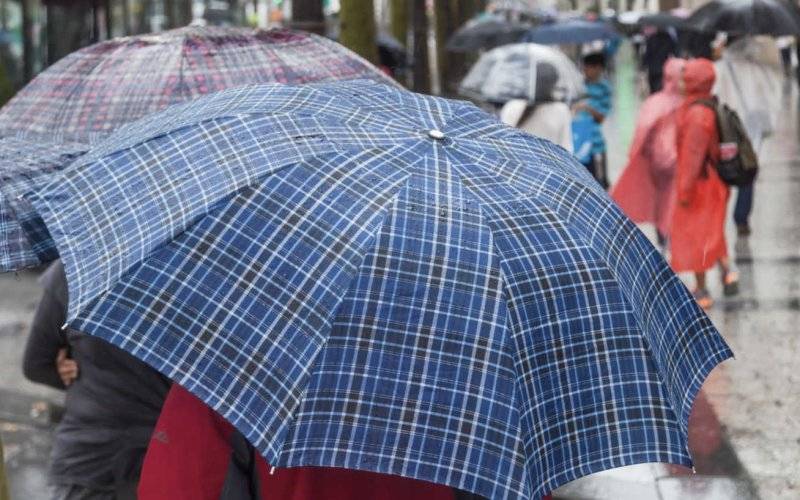 Popołudnie będzie deszczowe. Może się pojawić grad