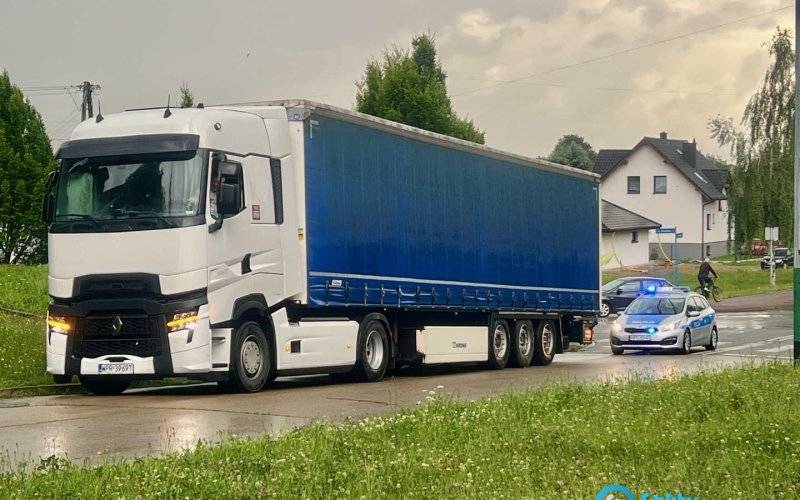 Sypią się mandaty dla kierowców ciężarówek – FILM