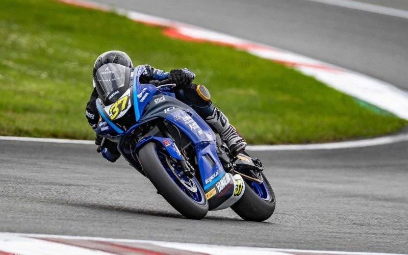 Pierwsze punkty Kuby Belaka w serii Yamalube Yamaha R7 Cup – FOTO