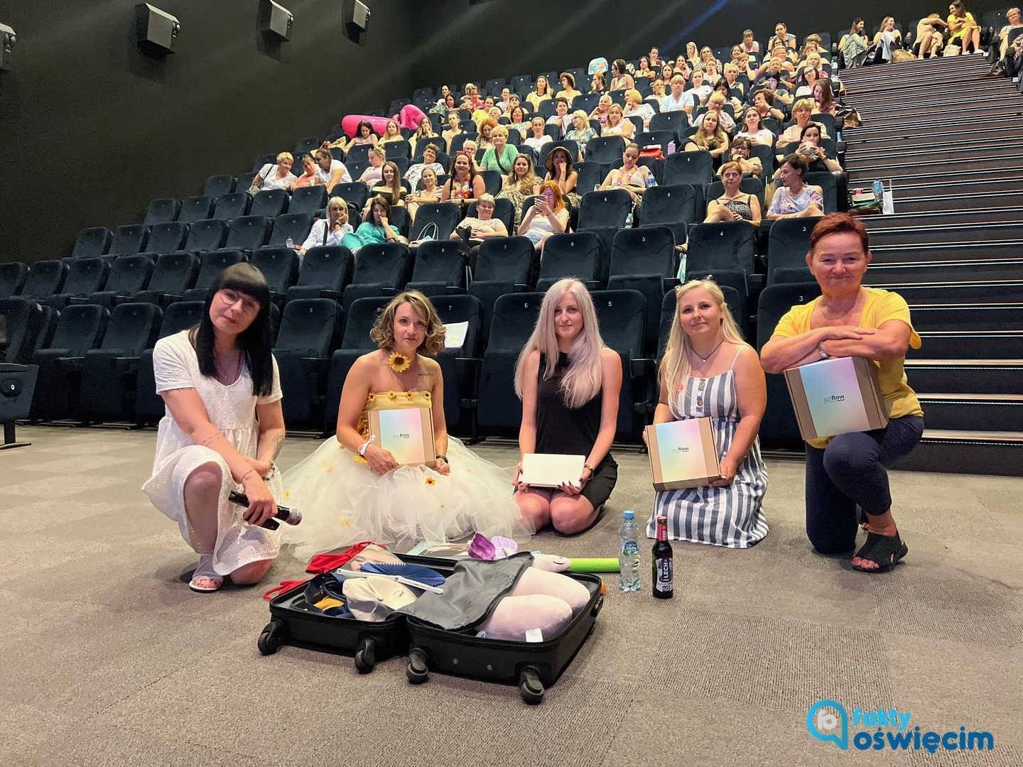 Konkursy, zabawy, joga i film, czyli Kino dla Kobiet – FILM, FOTO