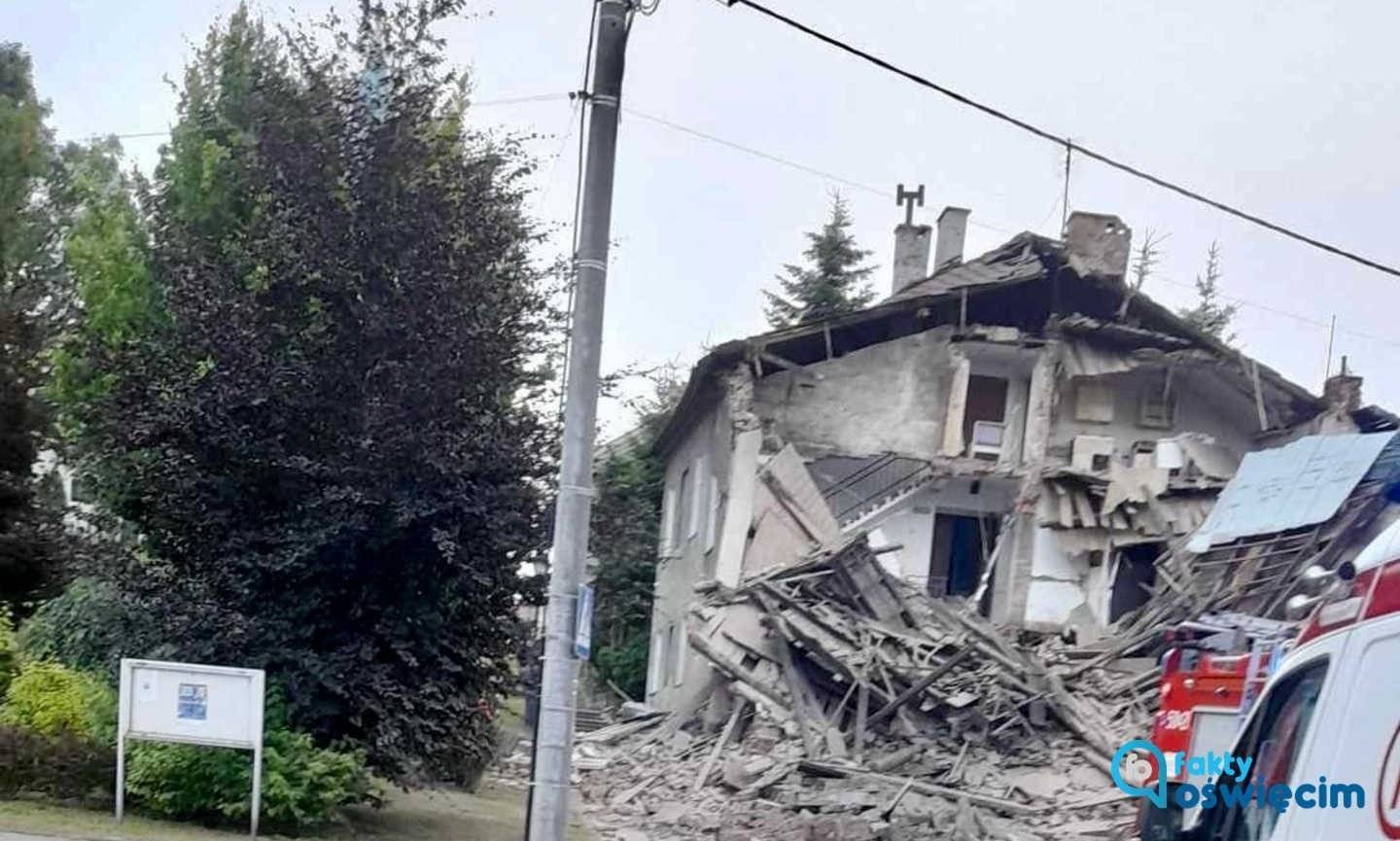 Zawaliła się część kamienicy w Starym Mieście w Oświęcimiu – FILMY, FOTO