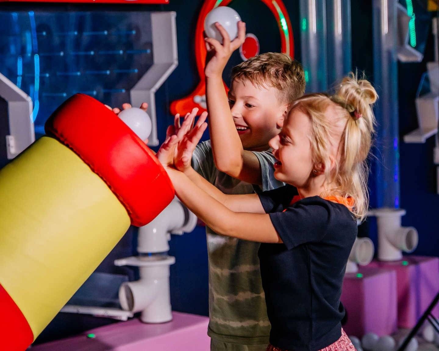 Poznaj 3 sposoby na spędzenie czasu z dziećmi w upał i obudź ich wyobraźnię