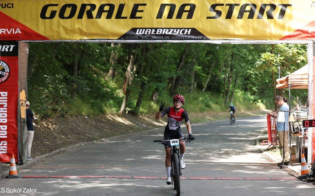 Cyklistki z Zatora w żółtych koszulkach liderek – FOTO