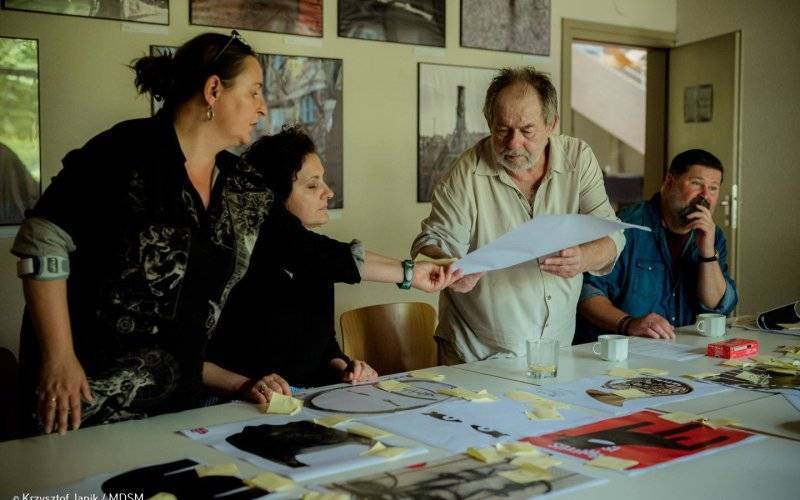Jury X Biennale Plakatu Społeczno-Politycznego ogłosiło wyniki – FOTO