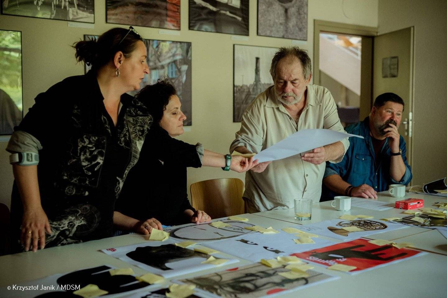 Jury X Biennale Plakatu Społeczno-Politycznego ogłosiło wyniki – FOTO