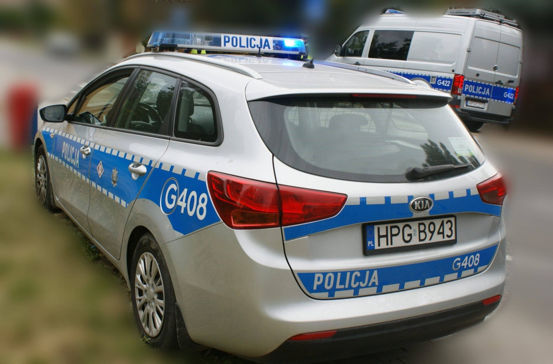 Rowerzystka wpadła pod traktor, motocyklista uderzył w znak