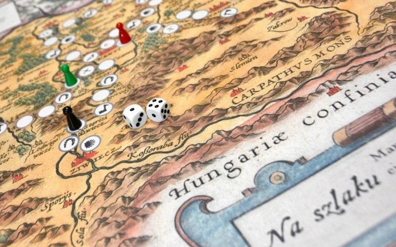 Odkryj archeologiczne skarby i zagraj w grę planszową „Na szlaku”