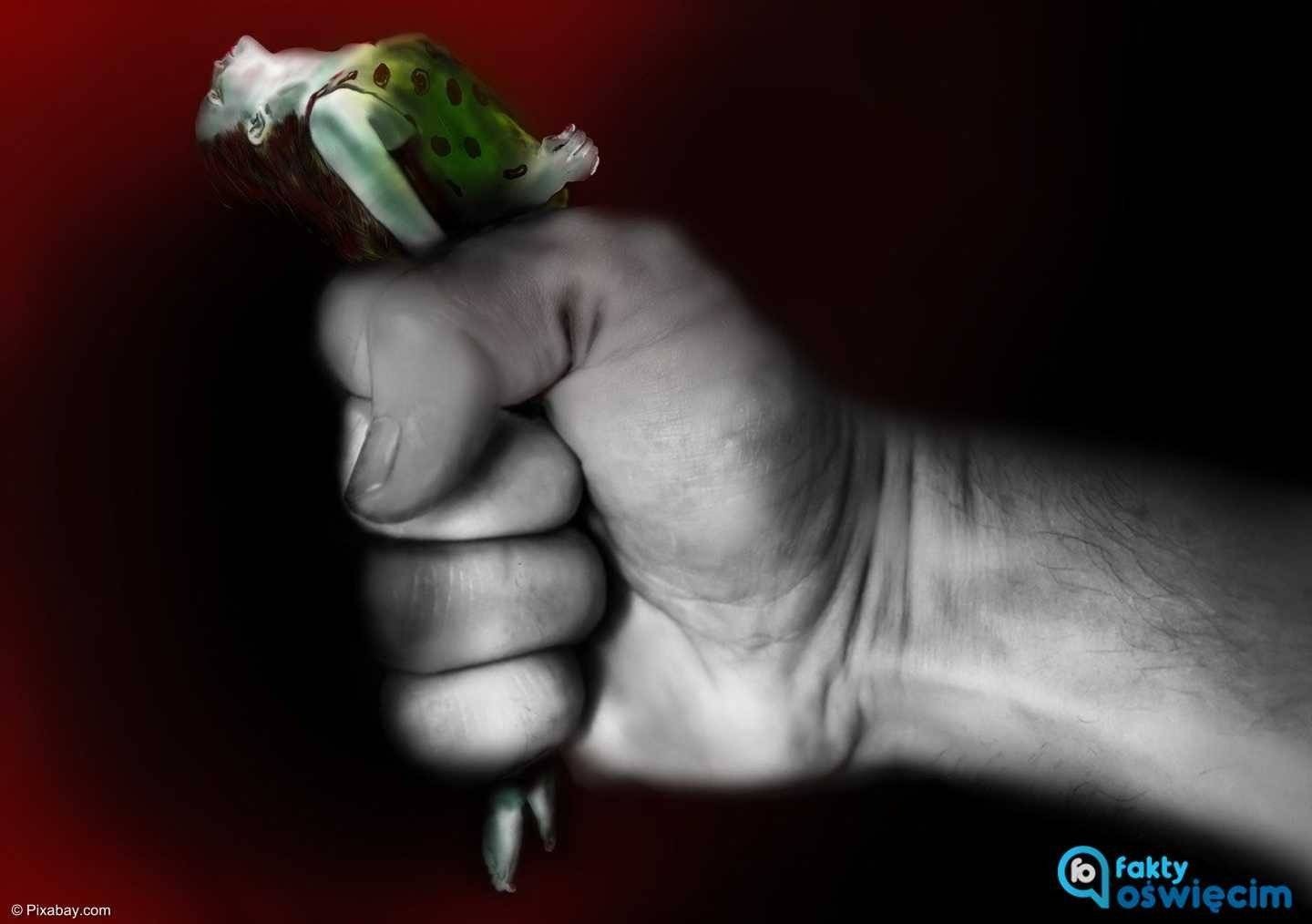 Miał się nie zbliżać do żony. Złamał zakaz i poszedł siedzieć