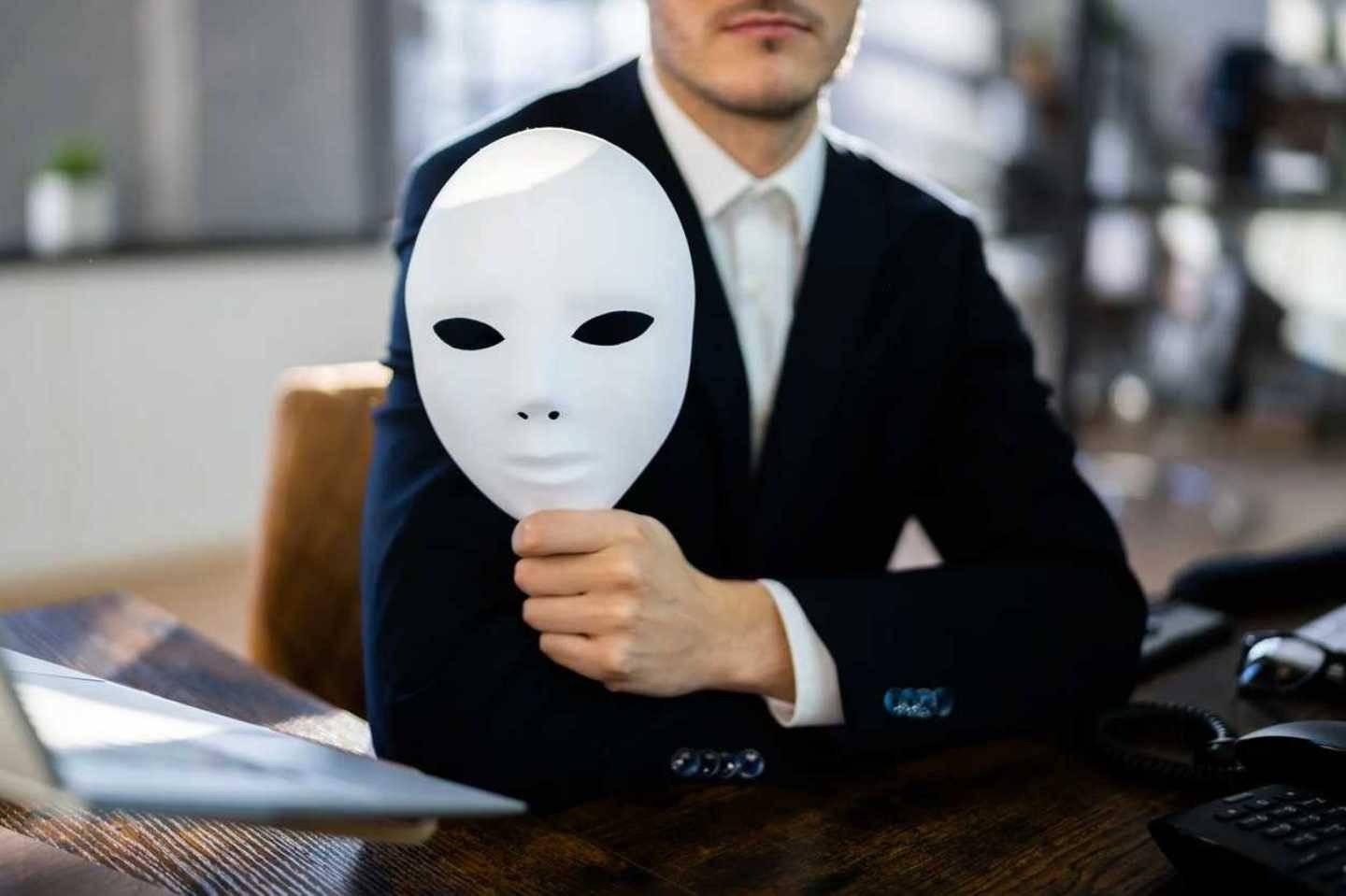 Oszust podał się za pracownika banku. Kobieta straciła 10 tysięcy – FILM