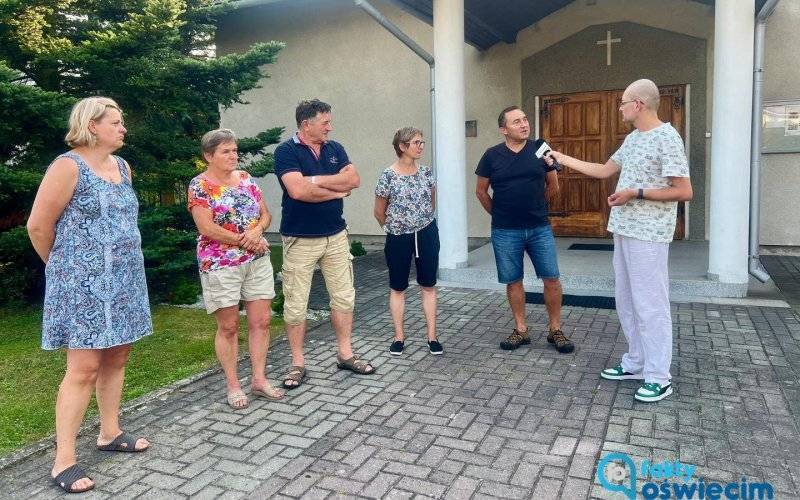 Dzwon budzi ich o 6. Bo ksiądz tak chciał… – FILM