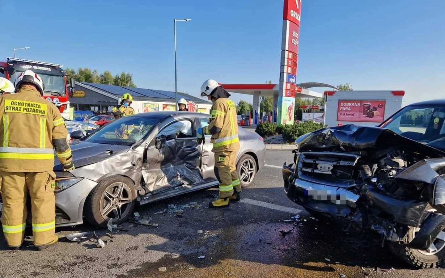 Poranna kraksa na drodze krajowej w Przeciszowie