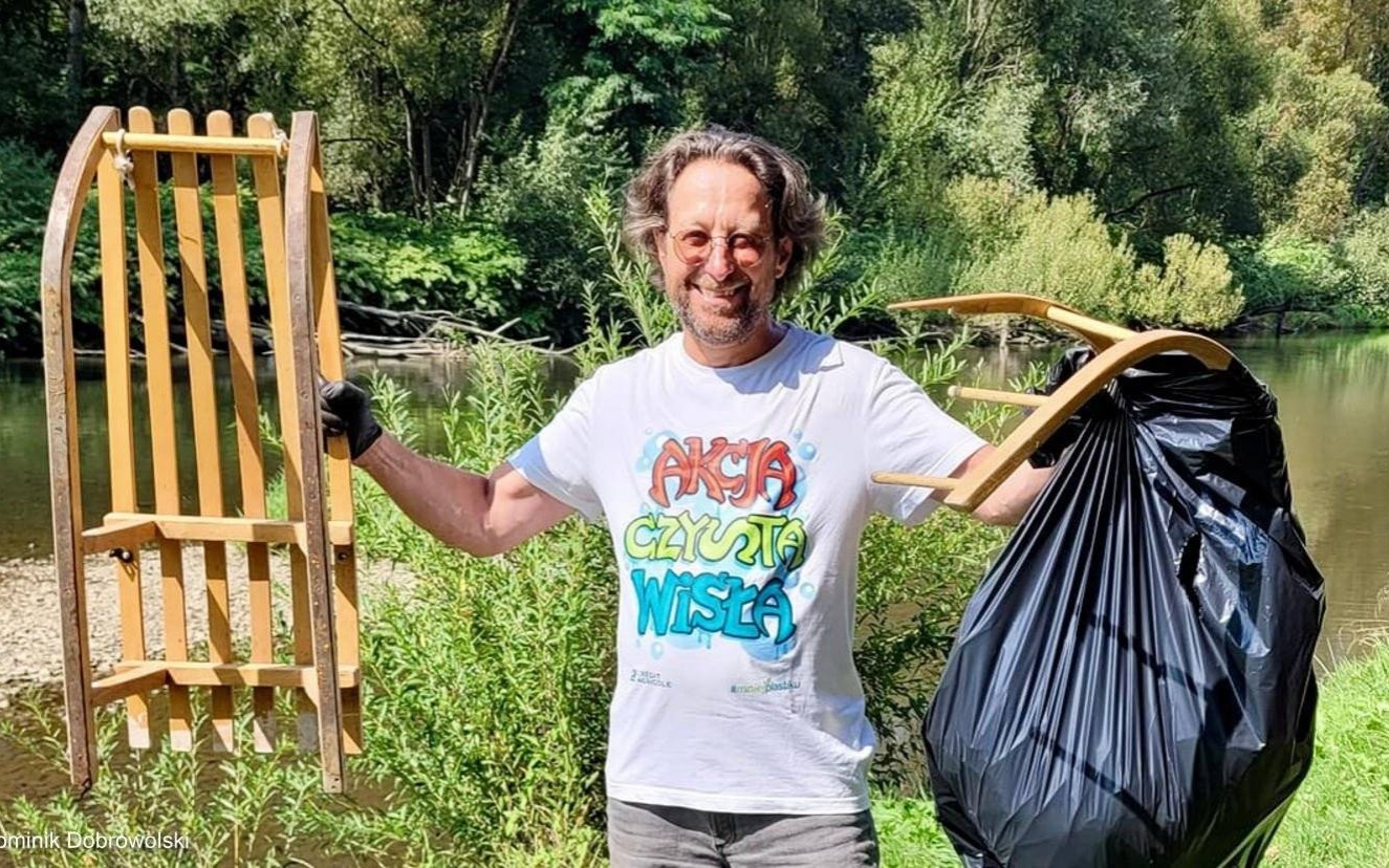 Zebrali 150 kg odpadów podczas Akcji Czysta Wisła – FILM, FOTO