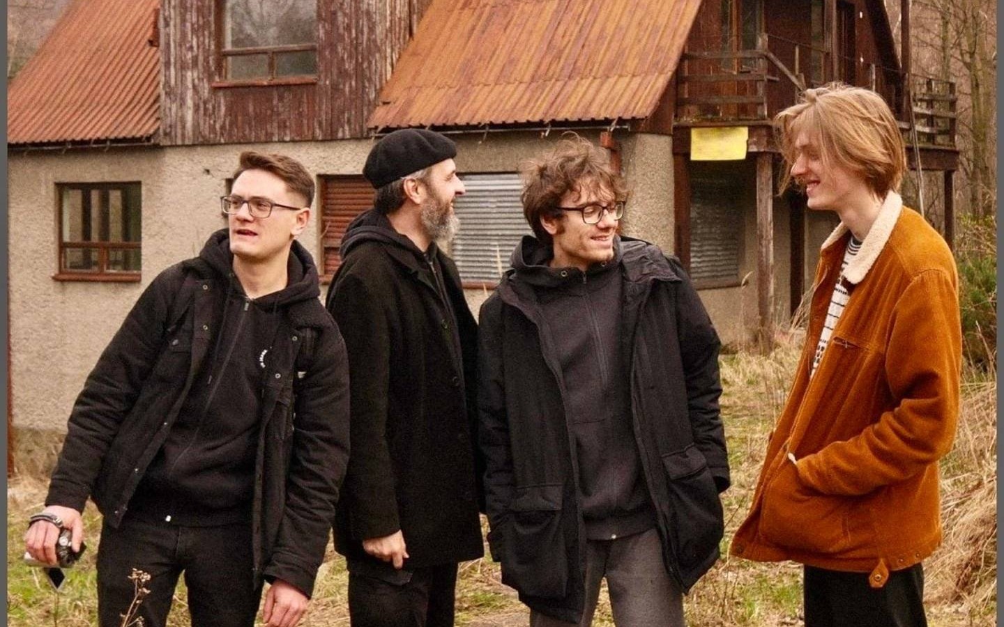 Czarno-niebieski grandiend, czyli Zachwyt i mapping – FILM