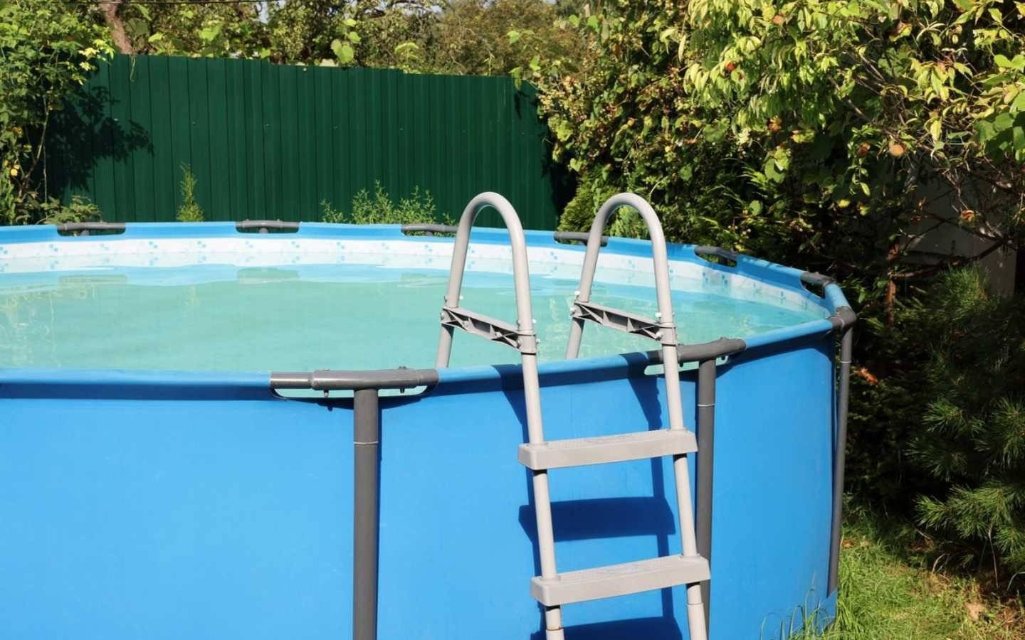 Trzylatka wpadła do basenu. Matka przywróciła jej funkcje życiowe