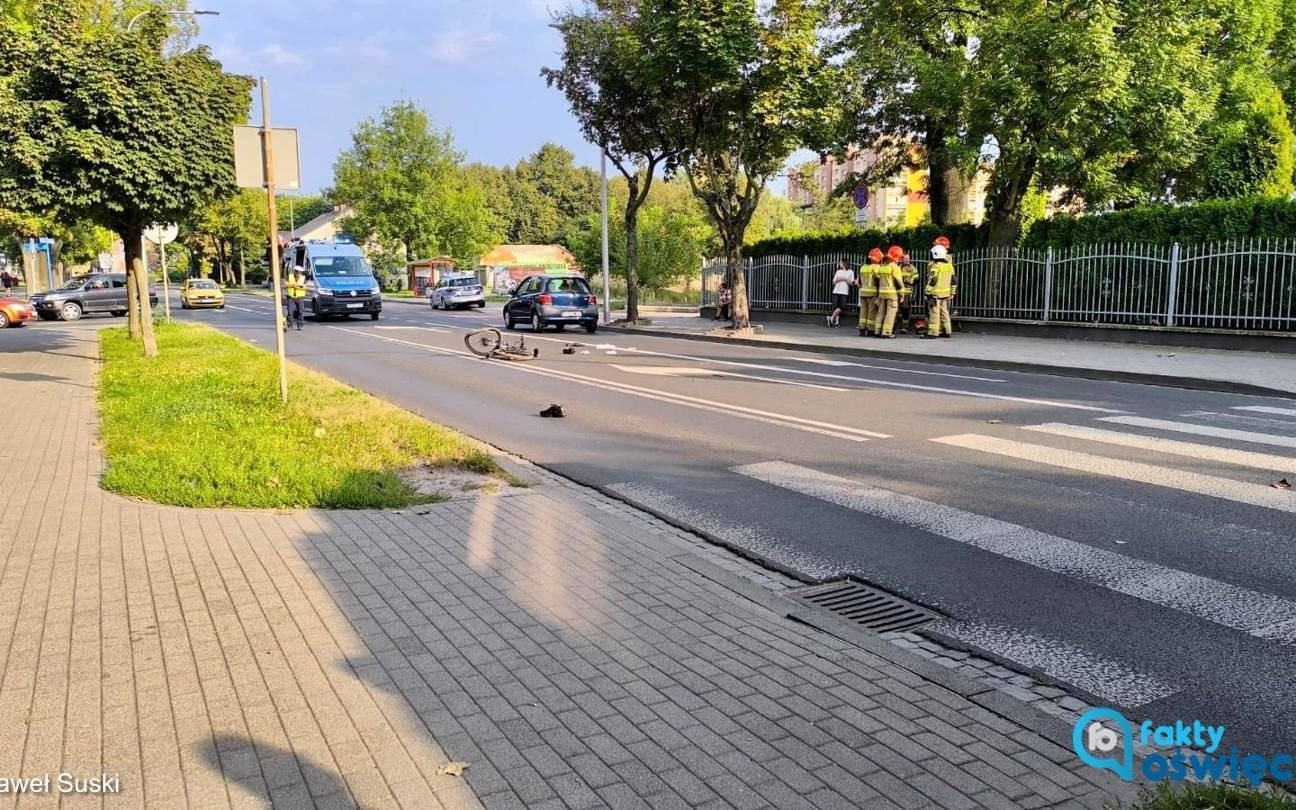 15-letni rowerzysta potrącony na przejściu. Jego stan jest ciężki – FOTO