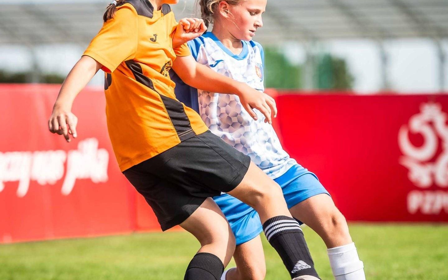 Maja kręciła rywalkami, niczym przed laty boski Diego – FOTO