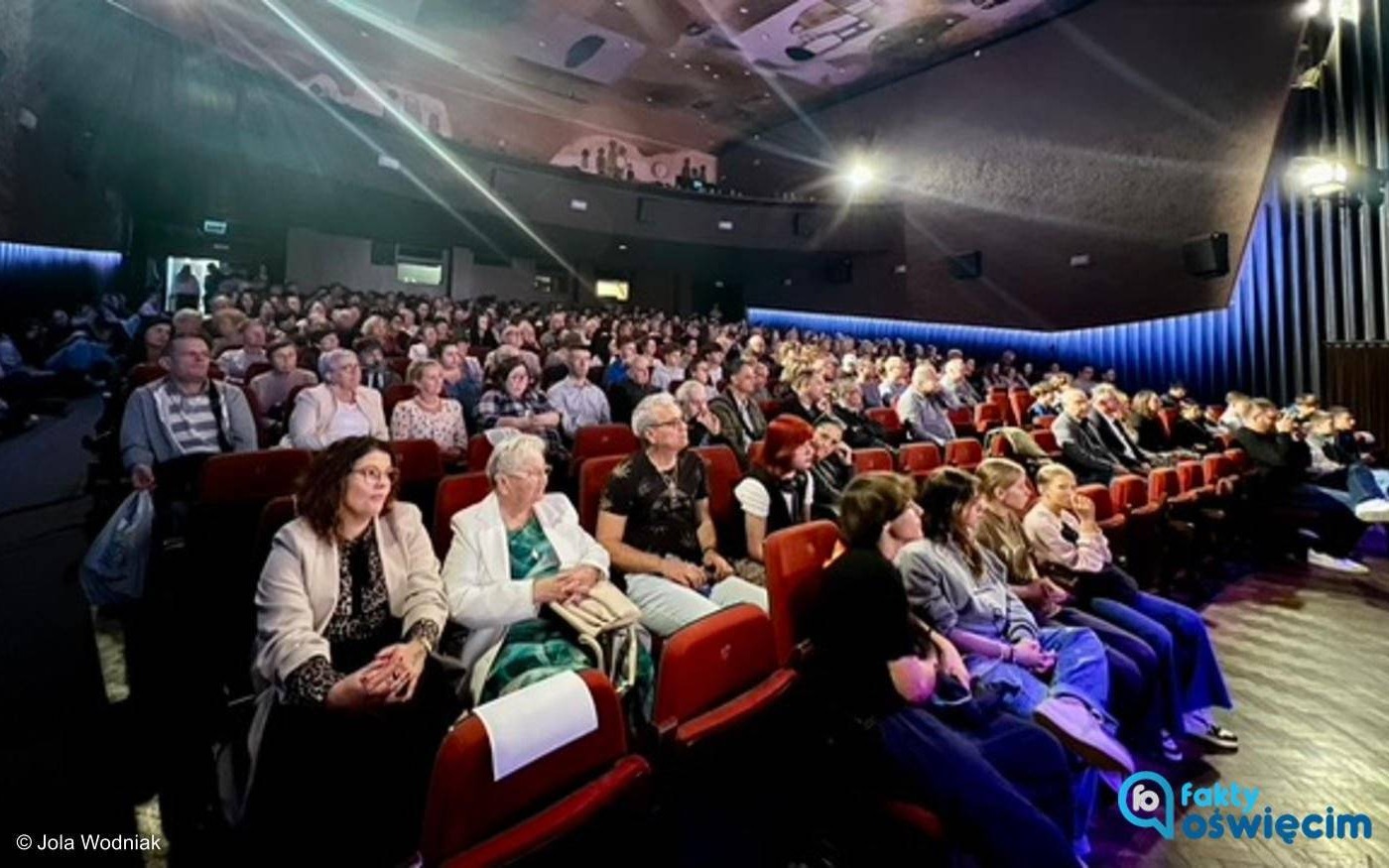 Tłumy podczas światowego dnia zdrowia psychicznego – FILM