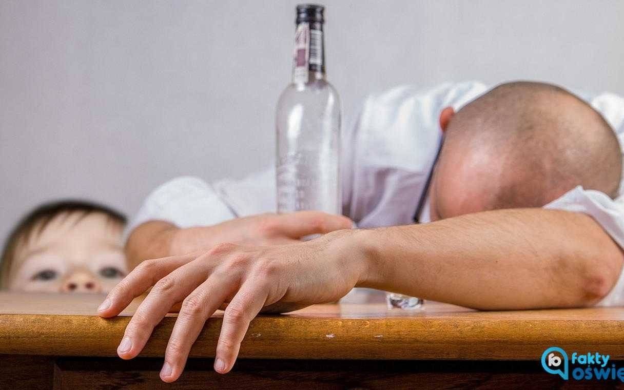 Pijany ojciec z dziewięcioletnią córką