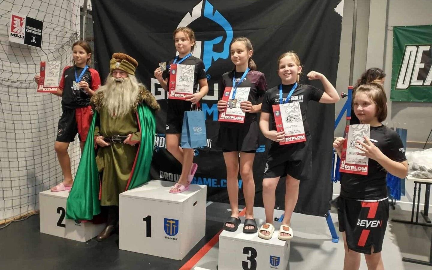 Dziesięć krążków najmłodszych wojowników z Oświęcimia – FOTO