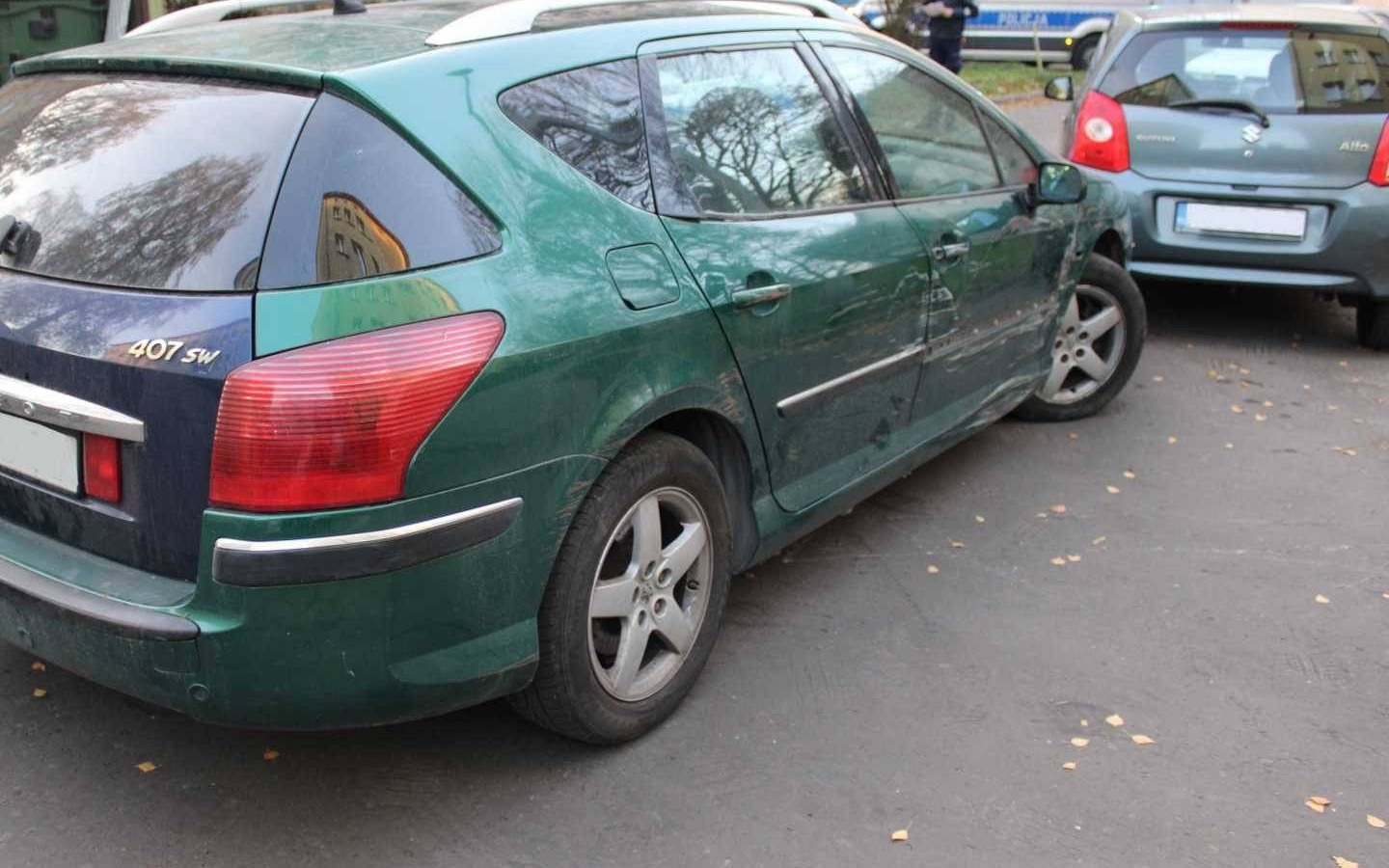 Ukradł samochód mając cztery promile. Długi weekend na drogach